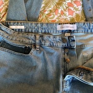 NWOT — Calvin Klein Jeans — Men’s Slim Cut 38-32